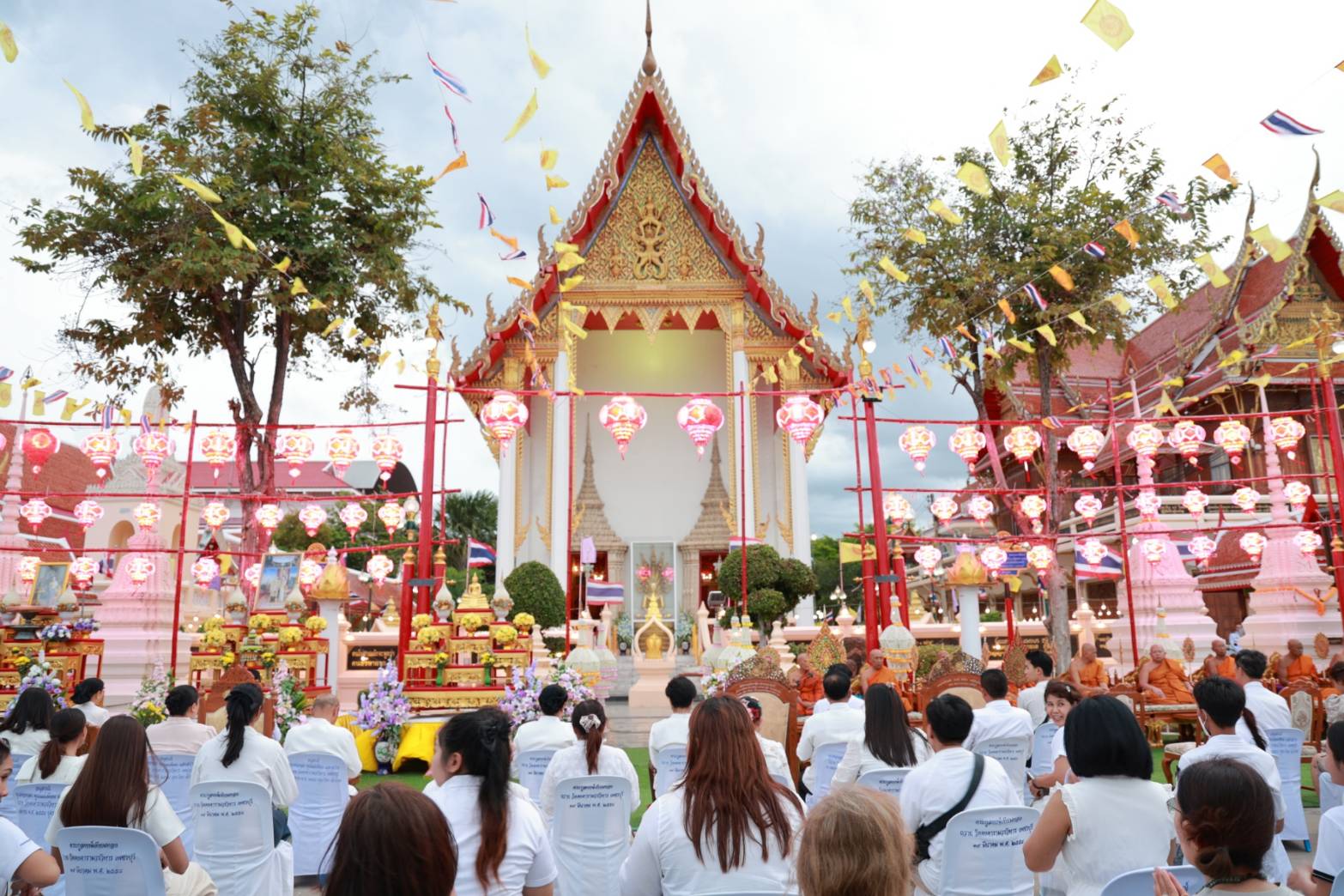 title - ปฏิรูปที่ดินจังหวัดเพชรบุรี พร้อมด้วย เจ้าหน้าที่ ส.ป.ก.เพชรบุรี ร่วมพิธีเจริญพระพุทธมนต์และเวียนเทียน เนื่องในสัปดาห์ส่งเสริมพระพุทธศาสนา เทศกาลวันวิสาขบูชา วันสำคัญสากลของโลก ประจำปีพุทธศักราช 2569 ภายใต้ “โครงการ 1 ล้านดวงประทีปแห่งศรัทธา 1 ล้านความดี สืบสานมหาบารมี วิสาขบูชาโลก”